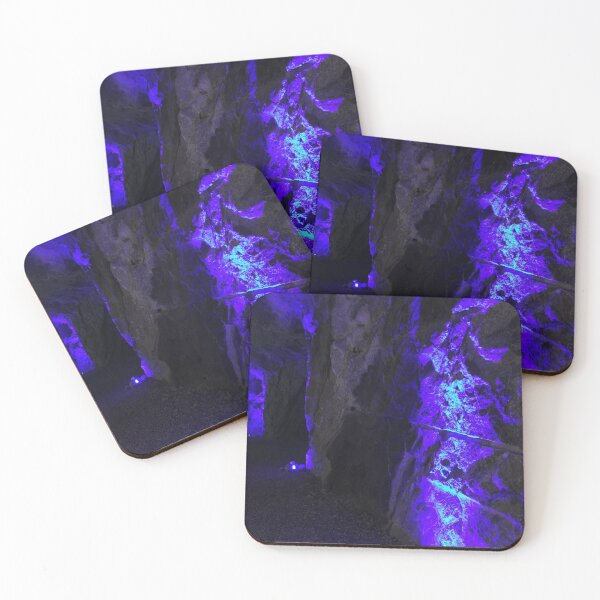 Artikelvorschau, Blaue und violette Lichter in einer Höhle entworfen und verkauft von BetterTale.