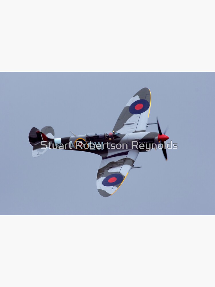Spitfire flypast by Sparky2000