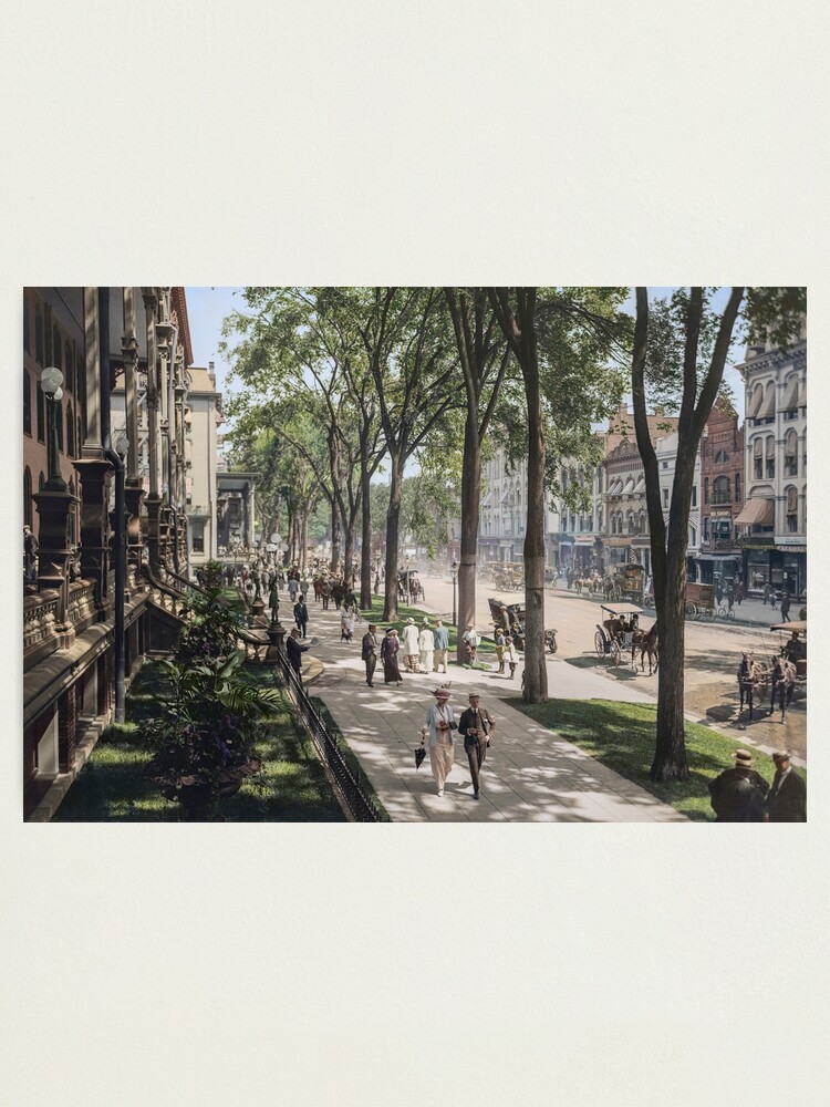 Alternate view of Broadway in Saratoga Springs, New York, ca 1915 (full size) Photographic Print