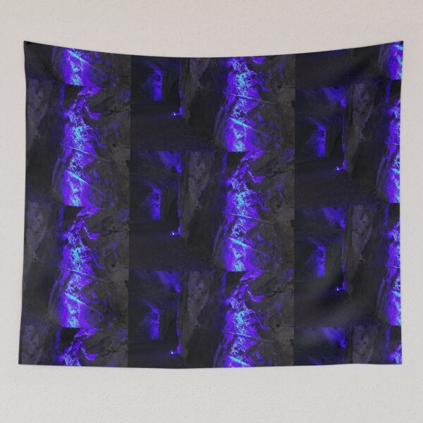 Artikelvorschau, Blaue und violette Lichter in einer Höhle entworfen und verkauft von BetterTale.