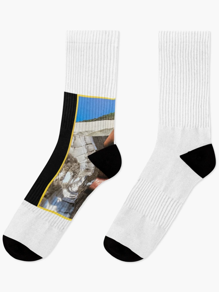 Imagen 1 de 5, Calcetines con la obra , diseñada y vendida por RICOLLAGE.