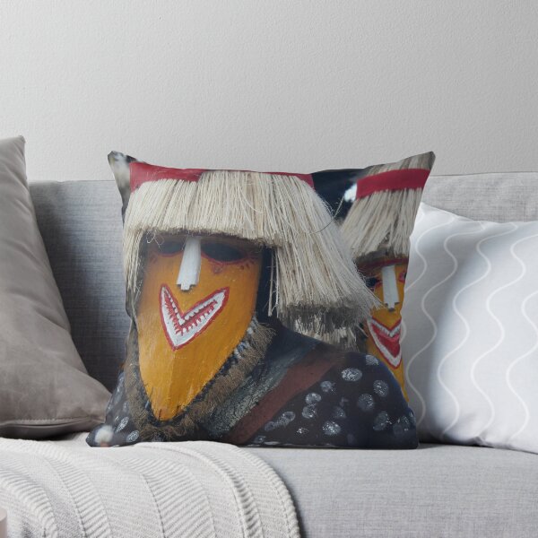 Item preview, Papua Nueva Guinea hombres enmascarados designed and sold by Susan Segal.