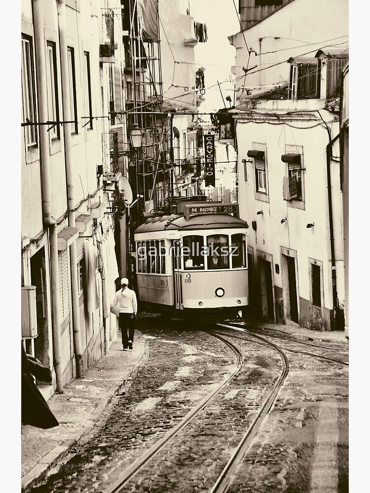 Bus journey in Lisbon by gabriellaksz