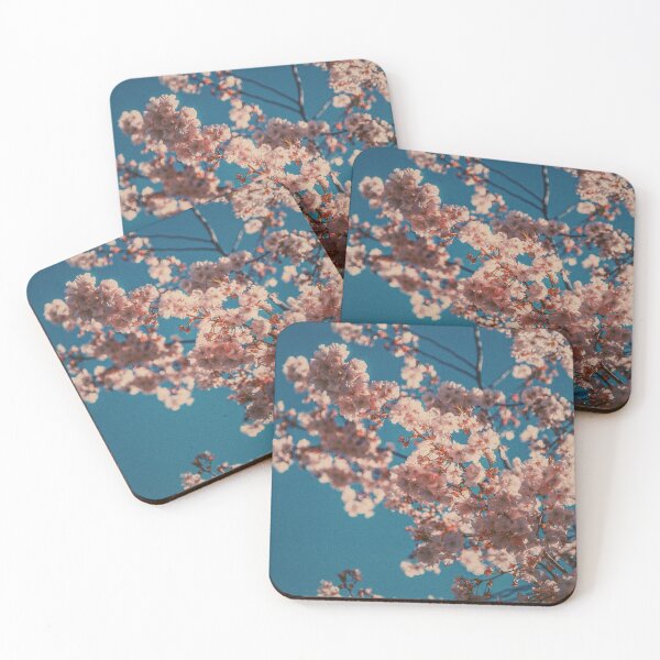 Artikelvorschau, blauer Himmel und rosa Blumenmuster entworfen und verkauft von HadeelStore.