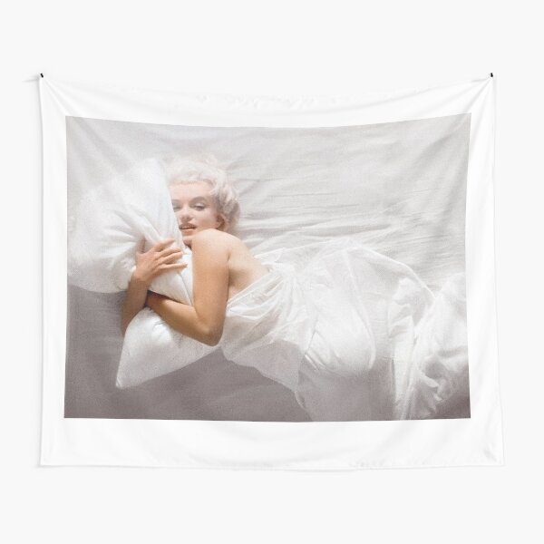 Aperçu de l'œuvre  MARILYN: Vintage 1950 en Bed Print créée et vendue par posterbobs.