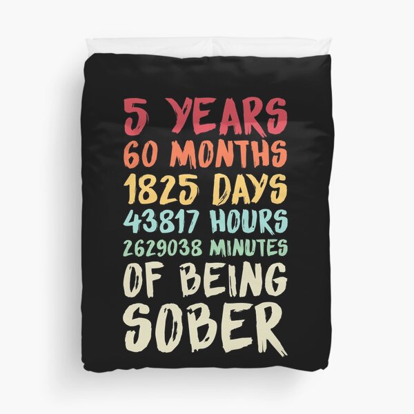 Vista previa del artículo con la obra «5 años de aniversario sobrio», diseñado y vendido por hadicazvysavaca.