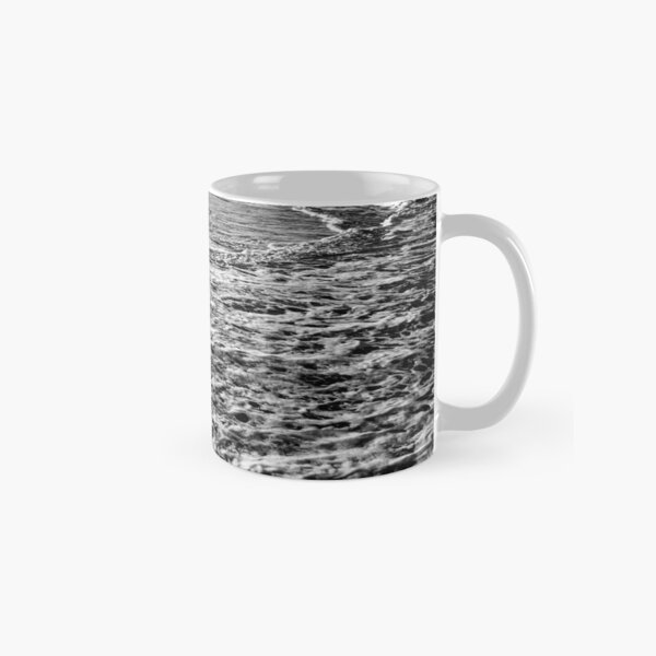 https://ih1.redbubble.net/image.1486291252.0613/mug,standard,x334,right-pad,600x600,f8f8f8.jpg