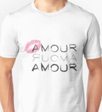 Kiss Amour Unisex T-Shirt