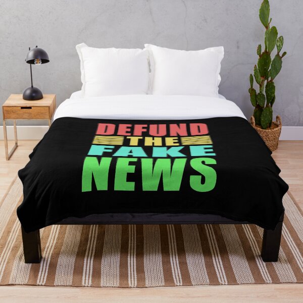 Artikelvorschau, Defund The Fake News im Vintage-Stil entworfen und verkauft von vineeth.