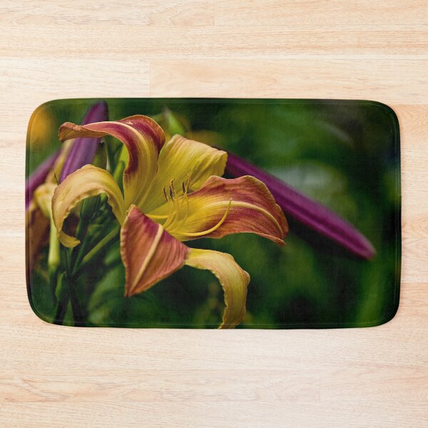 Item preview, "Cobourg Fright Wig" Daylily designed and sold by Michael Cummings.