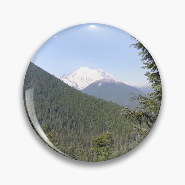 Aperçu de l'œuvre Le mont. Rainier depuis le sommet ouest de Chinook Pass créée et vendue par anonever.