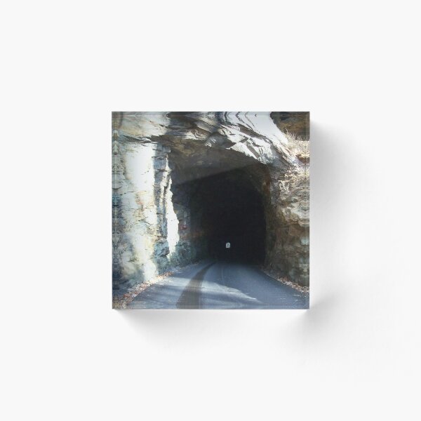 Artikelvorschau, Nada Tunnel entworfen und verkauft von squarebubble.