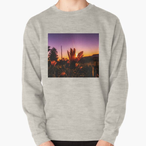 Sunrays through flower Pullover Sweatshirt