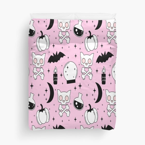 Vista previa del artículo con la obra « Pastel Goth / Kawaii Pastel / Creepy Cute / / Black and Pink / Skulls and Bats», diseñado y vendido por TheNakednun.