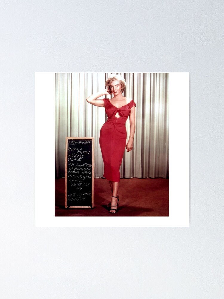 Marilyn Monroe looking over her shoulder wearing an evening dress Photo  Print (24 x 30) 