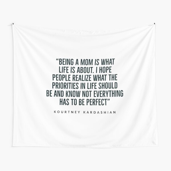 Aperçu de l'œuvre kourtney+kardashian - KARDASHIAN QUOTES - FUNNY- FAMILY - USA  créée et vendue par Tropical Blood.
