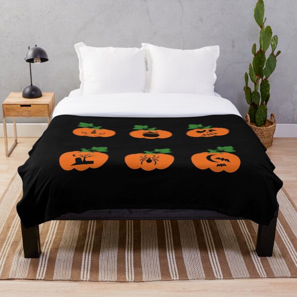 Aperçu de l'œuvre Collection de citrouilles de visages sculptés de halloween jack o lantern créée et vendue par DoodleBugDigits.