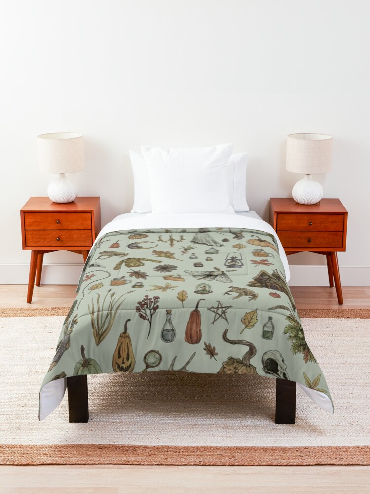 Alternate view of Green Cozy Crone Comforter