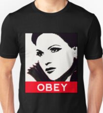 Kneel before The Evil Queen! Unisex T-Shirt