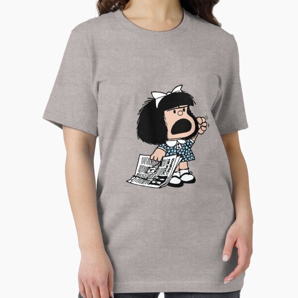 Artikel-Vorschau von Verärgerter Mafalda mit Zeitung und Faust hob Karikatur Quino Argentinien an, designt und verkauft von urantiana.