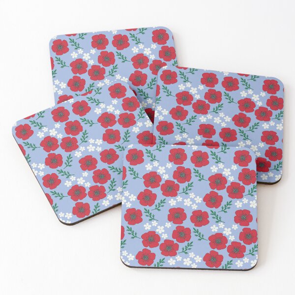 Artikelvorschau, Mohnblumen und weiße Blumen auf Blau entworfen und verkauft von LittleBettyMakes.
