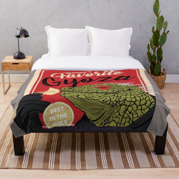 Dorohedoro anime Kaiman eating Gyoza Throw Blanket