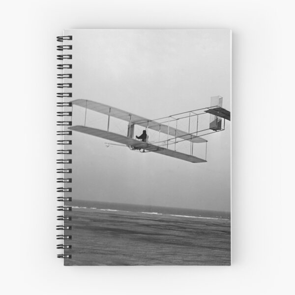 Artikelvorschau, Segelflugzeug der Gebrüder Wright im Flug – Kitty Hawk – 1911 entworfen und verkauft von warishellstore.