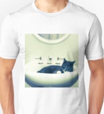 Cat in the Sink Unisex T-Shirt