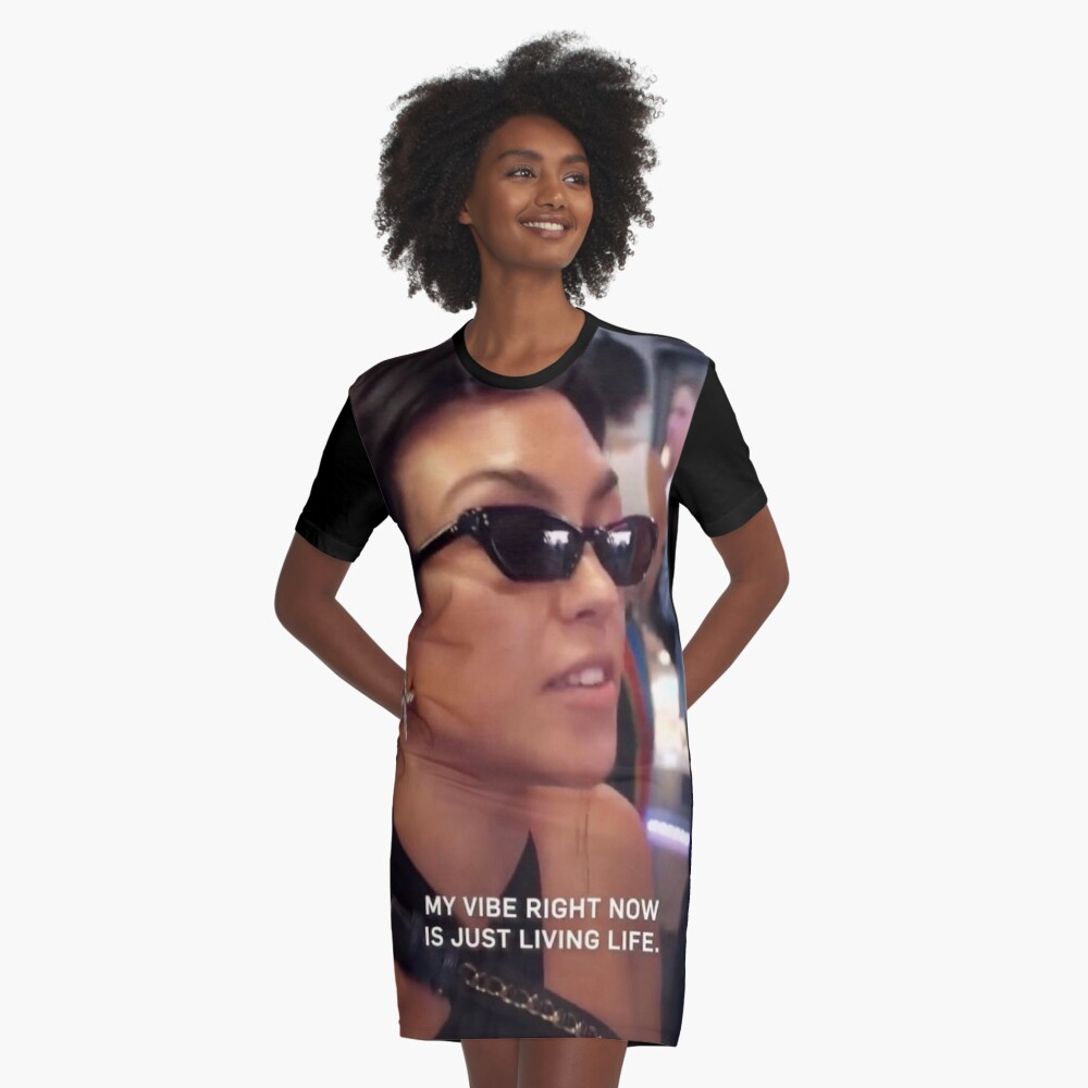 Aperçu de l'œuvre Robe t-shirt créée et vendue par emcoe.