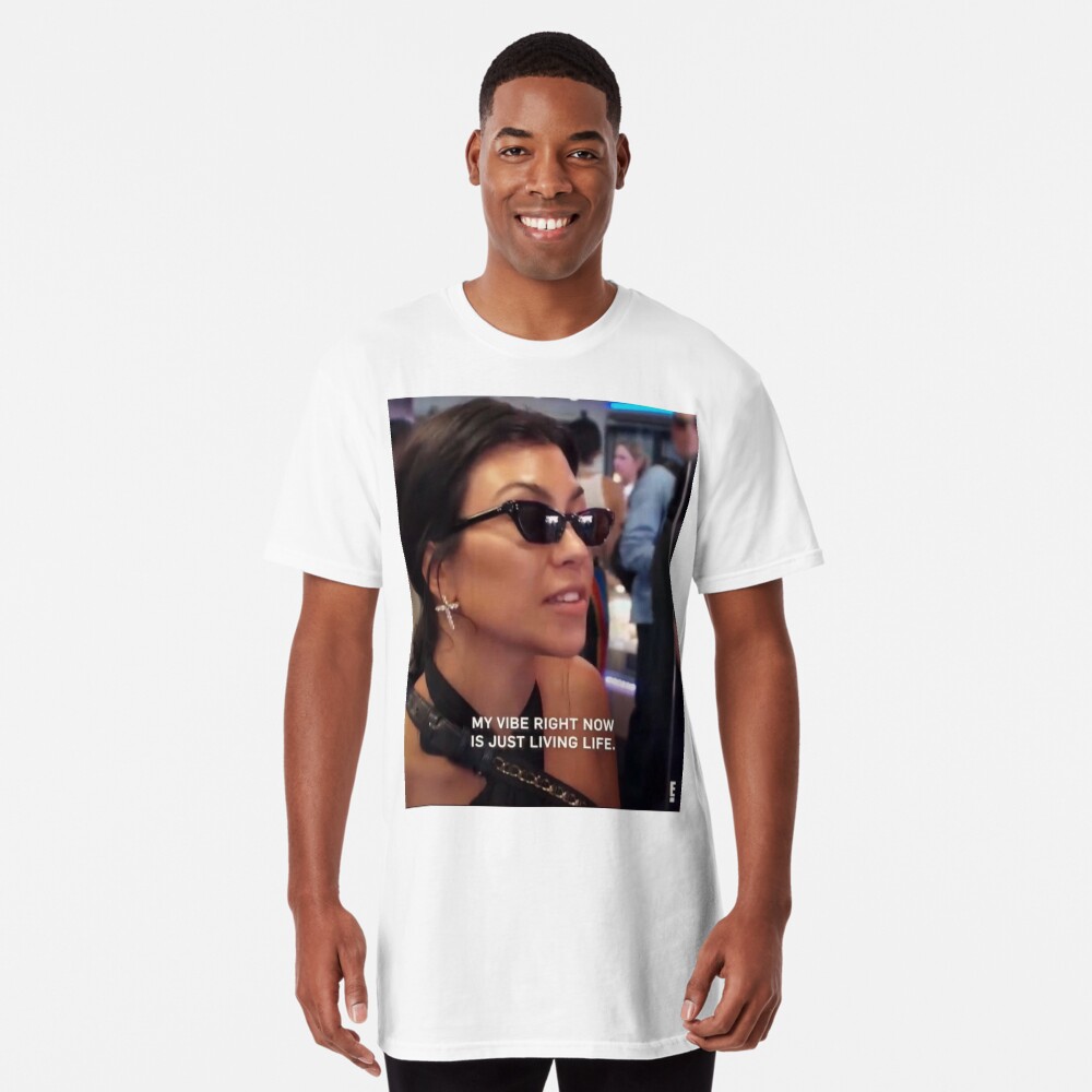 Aperçu de l'œuvre T-shirt long créée et vendue par emcoe.