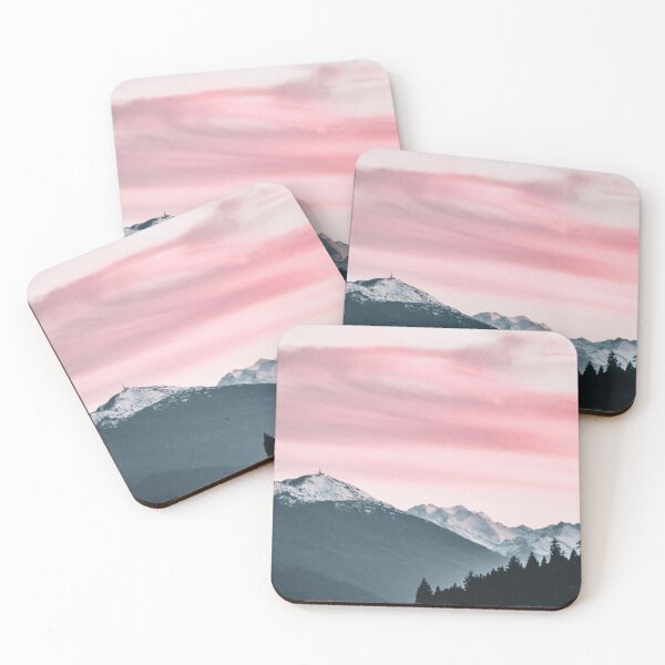 Artikelvorschau, Schneebergdecke, rosa Himmel entworfen und verkauft von Rahke.