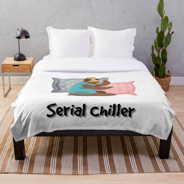Artikelvorschau, Serial Chiller Happy Cushion Sloth entworfen und verkauft von Pundressed.