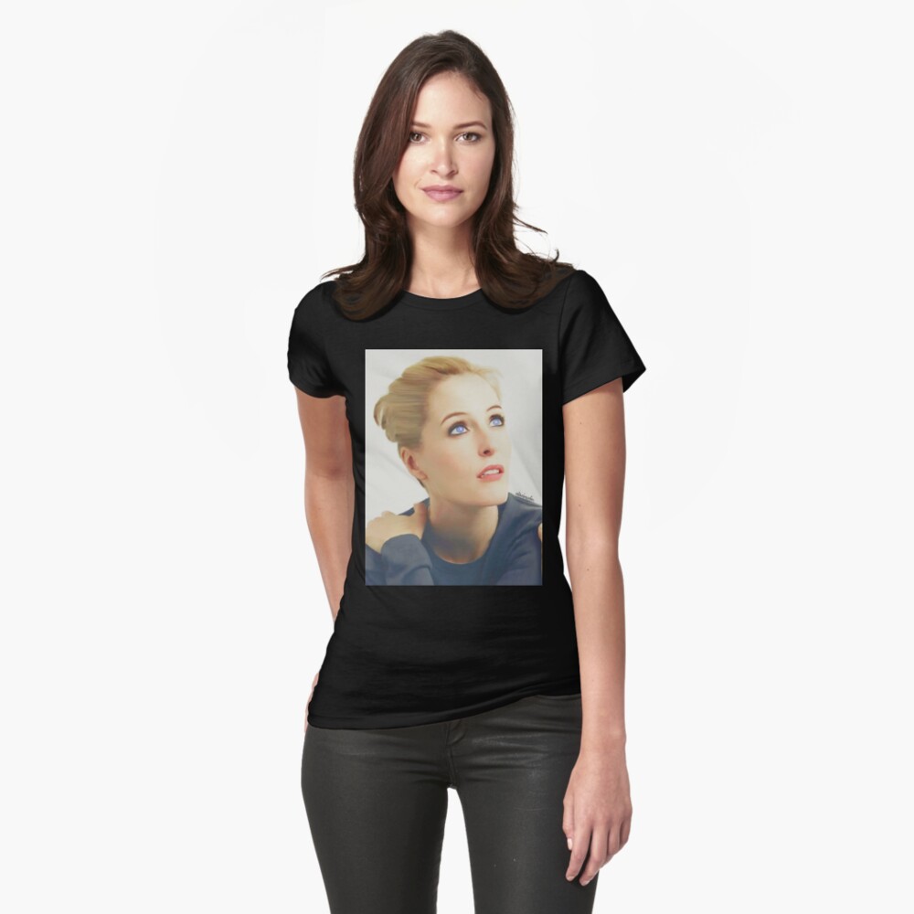 gillian anderson lips shirt