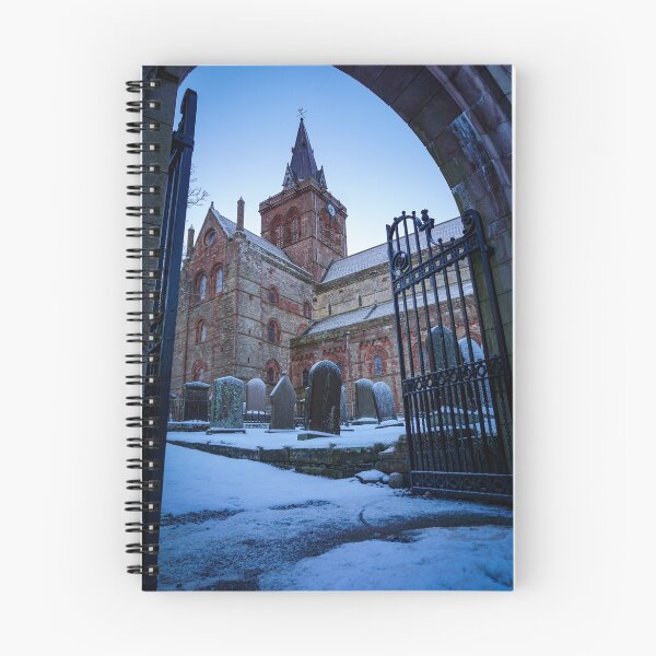 Aperçu de l'œuvre Cathédrale St Magnus dans la neige créée et vendue par CGAPhotography.