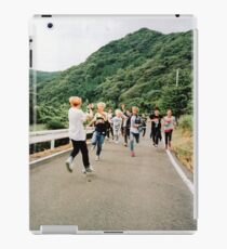 Vinilo o funda para iPad DIECISIETE KPOP
