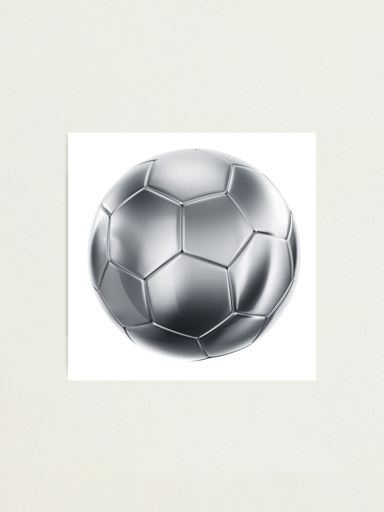 Impression photo for Sale avec l'œuvre « Ballon de football argenté » de  l'artiste Sanderson4