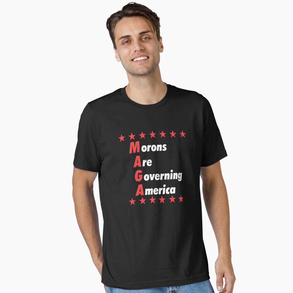 Vista previa del artículo con la obra «Camiseta esencial», diseñado y vendido por 8645th.