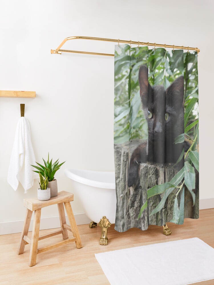 Alternative Ansicht von Kater Paule auf der Weide Duschvorhang