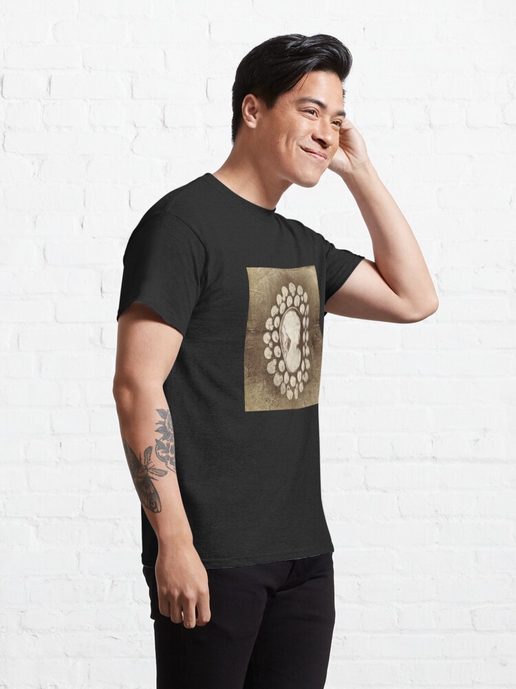Alternate view of Ghostly Lady - Spooky Cameo Brooch Classic T-Shirt