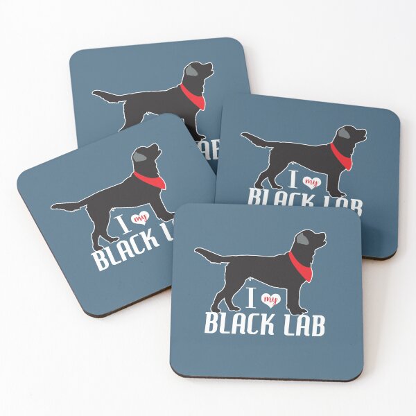 Artikelvorschau, Schwarzes Labormuster in Blau Schwarze Labore mit Herzen Hundemuster entworfen und verkauft von Art by Jess.