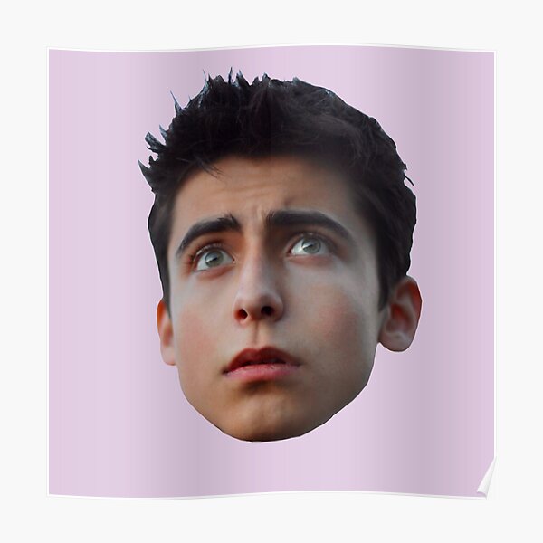 Aidan Gallagher Póster