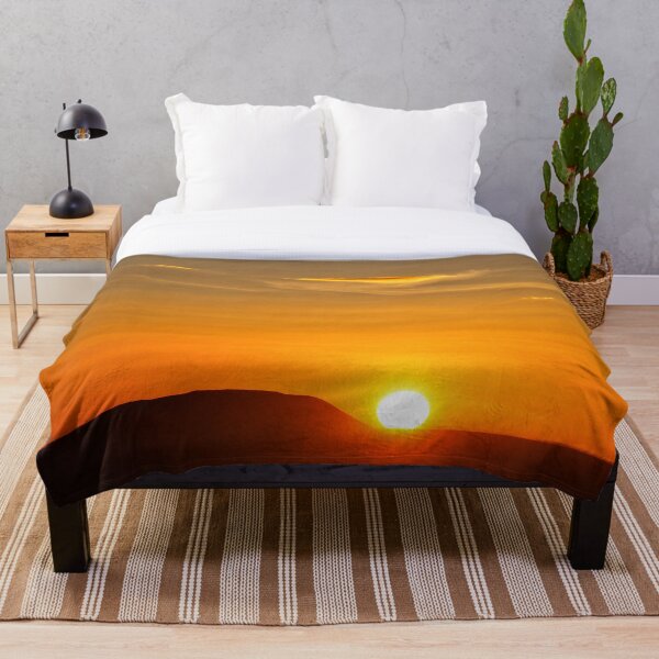 Item preview, Puesta de sol en Cantick Head Lighthouse Cottage en la isla de Hoy de las Orcadas en Escocia designed and sold by Alan Mackinnon.