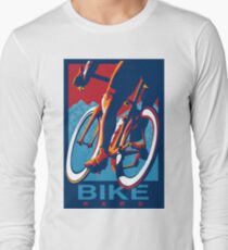 Camiseta de manga larga Cartel de ciclismo motivacional de estilo retro: Bike Hard