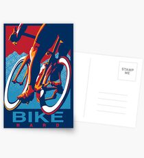 Postales Cartel de ciclismo motivacional de estilo retro: Bike Hard
