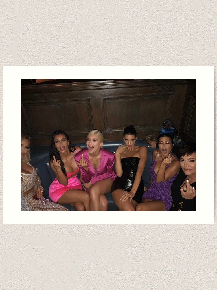 Aperçu 2 sur 3. Impression artistique avec l'œuvre Le majeur des Kardashian créée et vendue par valentina2403.