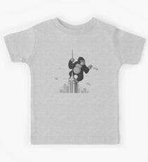 Jouer avec des avions T-shirts enfant