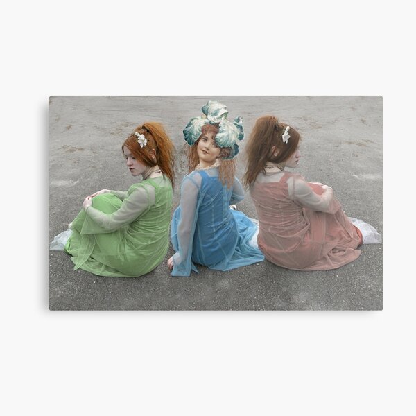 MIDDLE CHILD ALWAYS TRYING TO BE DIFFERENT Metal Print