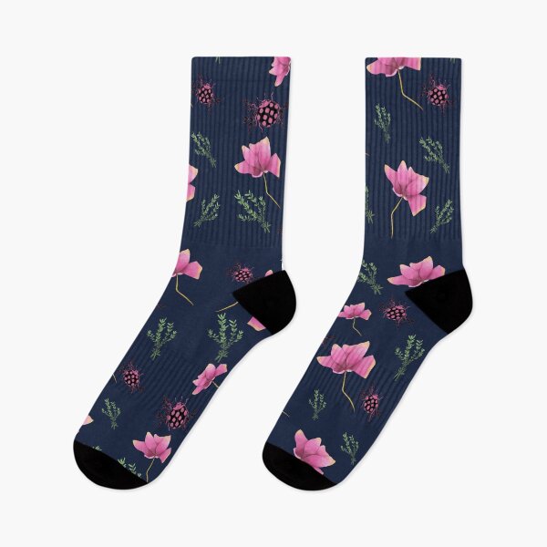Artikelvorschau, Romantische rosa ästhetische Blütenblätter und Käfer entworfen und verkauft von Sanskrati.