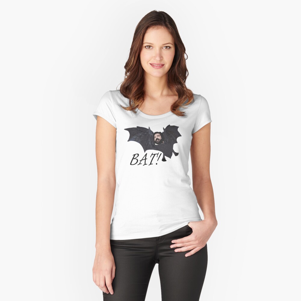 Aperçu de l'œuvre T-shirt échancré créée et vendue par silverhexagon.
