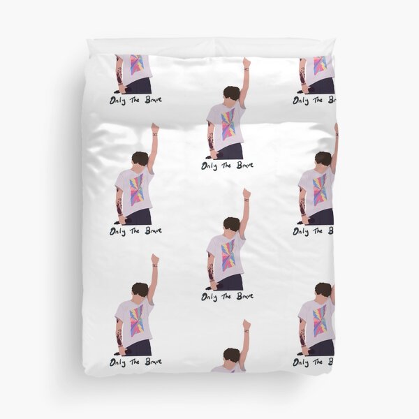 Louis Tomlinson Duvet Cover by verdianilo